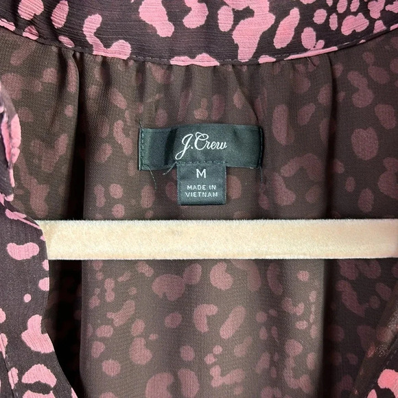 J. Crew Short-sleeve ruffle top in leopard / cheetah animal print maroon pink M - Picture 5 of 11